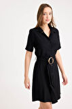 Önü Düğmeli Kısa Kol Kemerli Elbise