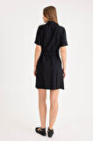 Önü Düğmeli Kısa Kol Kemerli Elbise