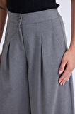 İki Düğme Beli Lastikli Pileli Pantolon