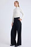 Düğme Detaylı Geniş Paça Pantolon