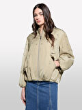 Taş Detaylı Hafif Dolgulu Bomber Ceket Kadın Kum Rengi Ceket - 325P2ZCRLN05L