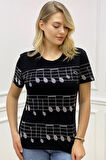 Büyük Beden Kısa Kol Bisiklet Yaka Nota Desen Crystal Taşlı Kırmızı Şık Kadın T-shirt