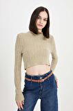 DeFacto Regular Fit Crop Bisiklet Yaka Örgü Delikli Triko Kazak C6321AX24WNGN270