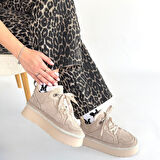 İçi Kürklü Bağcıklı Bot Süet Bej Topuk Boyu 4 Cm