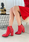 Sivri Burun Yandan Zımbalı Fermuarlı Topuklu Bot Cilt Kırmızı Topuk Boyu 9 Cm