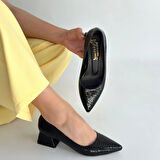 Sivri Burun Topuklu Ayakkabı Siyah Topuk Boyu 3,5 Cm