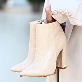 Desenli Topuklu Bot Rugan Ten Topuk Boyu 10 Cm