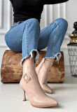 Sivri Burun Yandan Fermuarlı İnce Topuklu Bot Cilt Nude Topuk Boyu 9 Cm