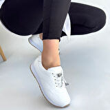 Beyaz Tabanlı Ortopedik Topuk Dikenine Karşı Özel Üretim Bağcıklı Spor Ayakkabı Cilt Beyaz Topuk Boyu 1,5 Cm