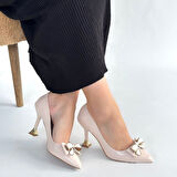 Fiyonklu Sivri Burun Topuklu Ayakkabı Rugan Bej Topuk Boyu 9 Cm