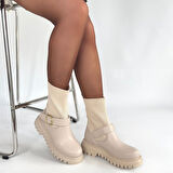 Streç Detaylı Bot Rugan Bej Topuk Boyu 3 Cm