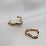 Minimal Taşlı Kalp Küpe Gold