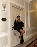 Siyah Yırtmaçlı Pulpayetli Elbise