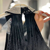 Taş Detaylı Siyah Kadife Elbise 