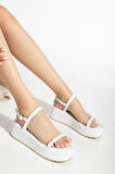  Beyaz Dolgu Topuk Kadın Sandalet
