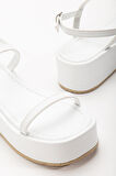  Beyaz Dolgu Topuk Kadın Sandalet