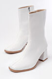  Beyaz Topuklu Fermuarlı Kadın Bot
