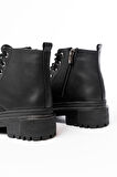 Siyah Bağcıklı Fermuarlı Günlük Kadın Bot