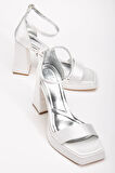 Matilda Beyaz Saten Platformlu Açık Burunlu Kalın Topuklu Ayakkabı