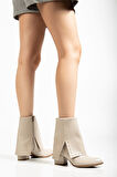 Kadın Sivri Burun Bej Cilt Detaylı Topuklu Bot