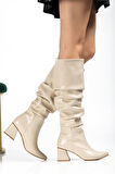 Bej Kırışık Rugan Körüklü Kalın Topuklu Günlük Kadın Çizme
