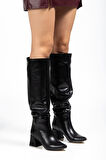 Siyah Kırışık Rugan Körüklü Kalın Topuklu Günlük Kadın Çizme