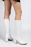Beyaz Cilt Topuklu Kadın Çizme