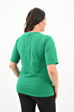 Kadın Büyük Beden Çiçek Tutan El Baskılı T-Shirt 1574-23