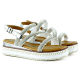 Gümüş Üç Bant Taşlı İnci Detaylı Zikzak Örgülü Platform Sandalet