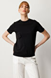 On Kadın Sıfır Yaka Cepli T-Shirt 61340 Siyah