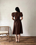 Kahverengi Büyük Yakalı Kloş Poplin Elbise