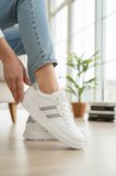 Enoch Kadın Spor Ayakkabı Delikli Detaylı Ve Hafif Comfort Düz Tabanlı Günlük Sneaker