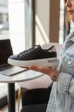 Enoch Gold Detaylı Kabartma Dokulu ve Işıltılı Amblem Aksesuarlı Kadın Sneaker