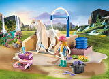 Playmobil Horses Of Waterfall 71354 Isabella & Lioness Yıkama Alanlı, Kapsamlı At Bakımı, Geniş Binicilik ve Birlikte Selfieler, 5 Yaşından Büyük Çocuklar İçin Sürdürülebilir Oyuncak