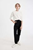 DeFacto Erkek Çocuk Beli Bağcıklı Lastikli Paça Cepli Basic Düz Siyah Jogger Gabardin Pantolon A9395A824WNBK81