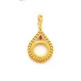 Yarım Altın Çerçeveli Kolye Ucu Altın Kaplama İşlemeli TGR-646