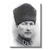 Kalpaklı Komutan - Beyaz Fonda Portre Kanvas Tablo