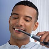 Oral-B iO 7 Şarjlı Diş Fırçası - Siyah