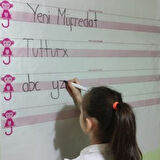 Calais® Kılavuz Çizgili Akıllı Kağıt Yazı Tahtası Duvarda İz Bırakmaz Statik Yeni Müfredata Uygun 100x56cm