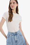 DeFacto Fitted Bisiklet Yaka Basic Düz Fitilli Kaşkorse Kısa Kollu Beyaz Tişört K7064AZ25SMWT32