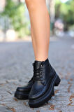 Park Moda Poli Hafif Taban Bağcıklı&Fermuarlı Casual Kalın Taban Kadın Bot SİYAH