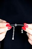 Kuzey Yıldızı Motifli 925 Ayar Gümüş Bilekten Geçmeli Kelepçe - B041601
