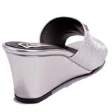 Dagoster DZA07-108524344 Gümüş Dolgu Taban Topuklu Kadın Terlik