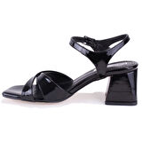 Dagoster DZA07-928250 Siyah Rugan Klasik Topuklu Kadın Ayakkabı