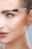Çift Başlıklı Eyeliner ve Kaş Fırçası – Kolay Uygulama ve Mükemmel Sonuçlar