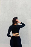 Sırt Halka Detay Crop Bluz