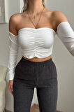 Büzgülü Madonna Yaka Crop Bluz
