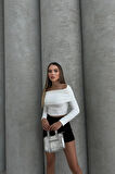 Beyaz Dalgıç Kumaş Madonna Yaka Büzgülü Crop Bluz