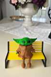 Sevimli Oturan Grogu (Baby Yoda) Figürü - Masaüstü Dekoratif Süs (8x7 cm)-BANK DAHİL DEĞİLDİR