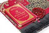 50 ADET - İsim Baskılı Ciltli Yasin Kitabı - Seccadeli - Tesbihli - Kutulu - Kırmızı - Mevlit Hediye Seti